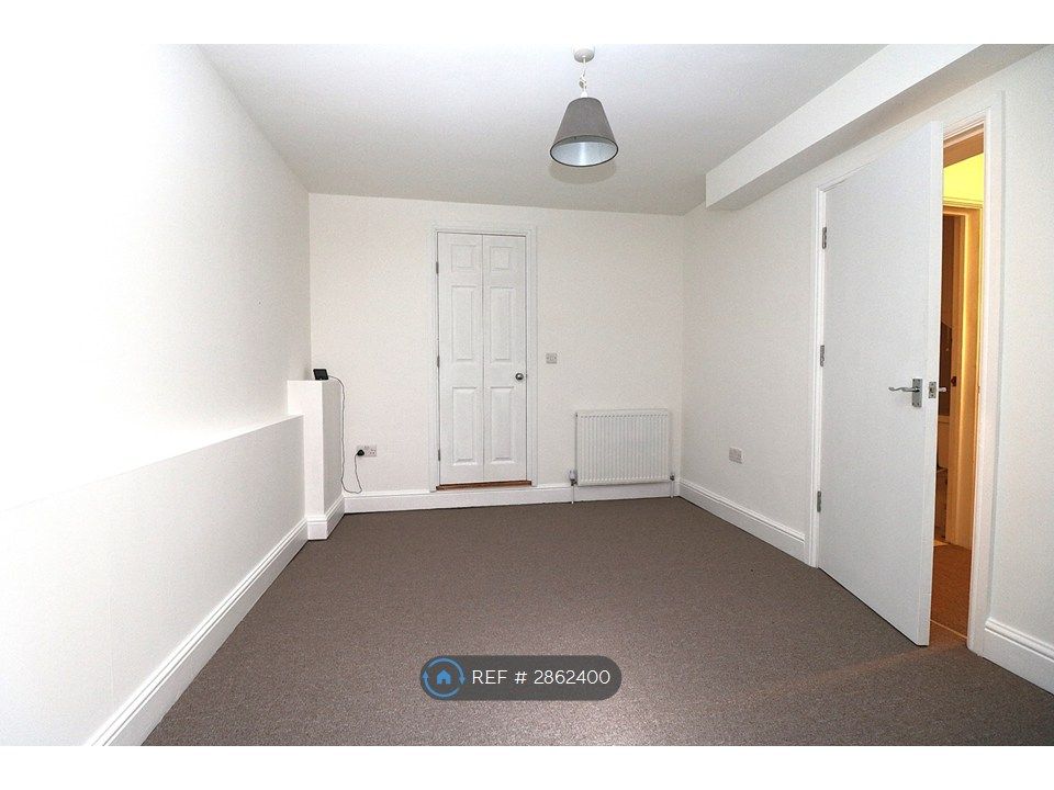 Property photo 2 of 5 Bedroom 1