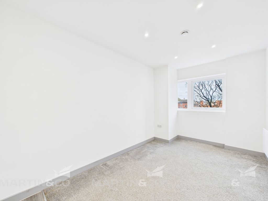 Property photo 3 of 9 Cam02406G0-Pr0556-Still004