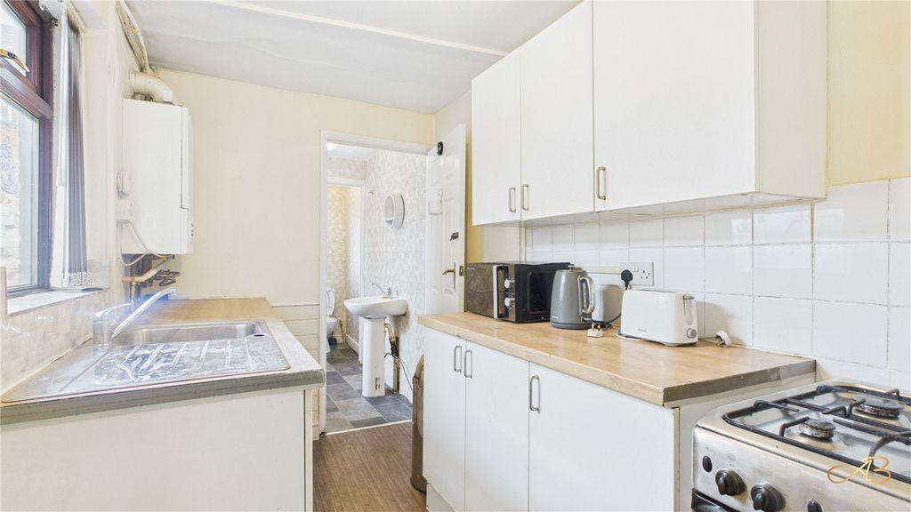 Property photo 3 of 6 Picture No. 01