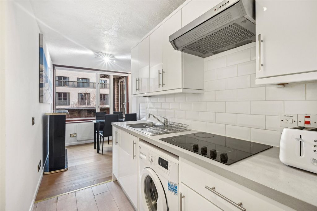 Property photo 3 of 12 Picture No. 11