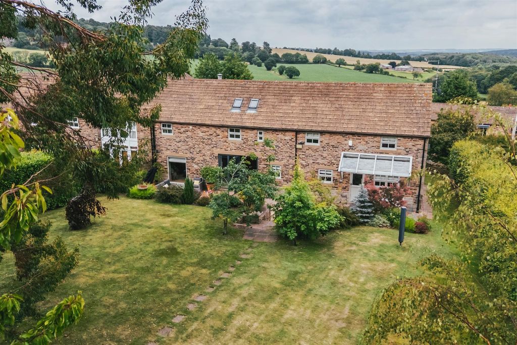 Property photo 3 of 89 South Barn