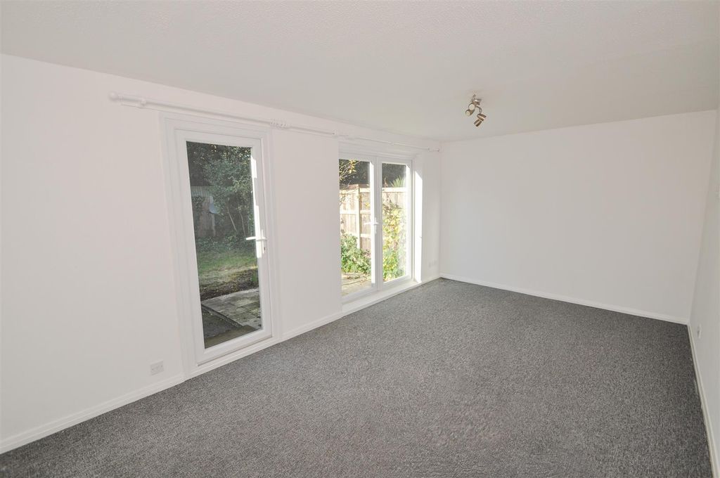 Property photo 3 of 10 Lounge 1.Jpg
