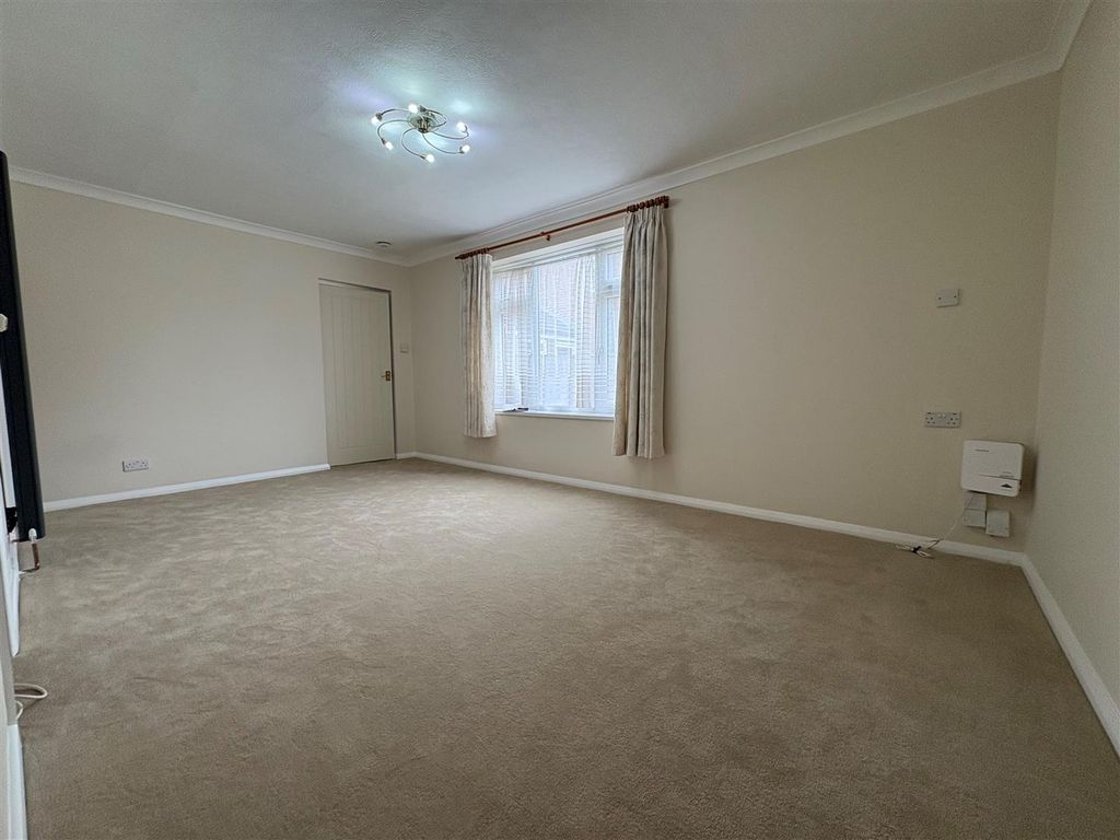 Property photo 2 of 7 45Reeves5.Jpg