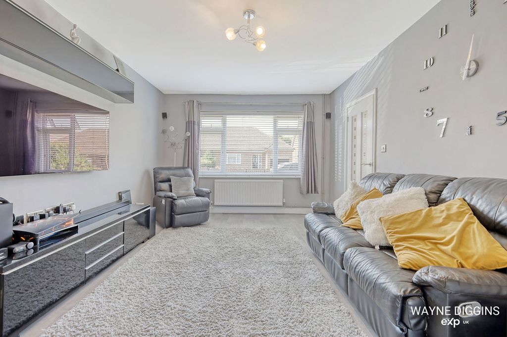 Property photo 3 of 22