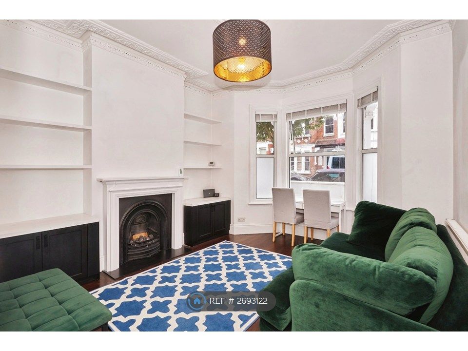 Property photo 1 of 13 Living Room