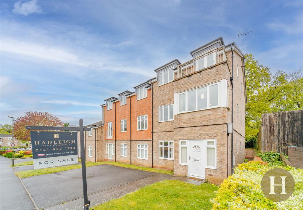 Property photo 1 of 18 Hadleigh Estate Agents-24.Jpg