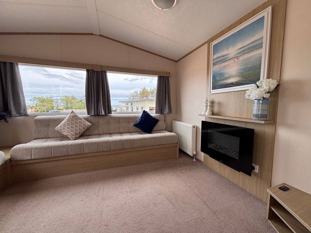 Property photo 3 of 11 Carnaby Accord 2016 Car0052703 140885081.Jpeg