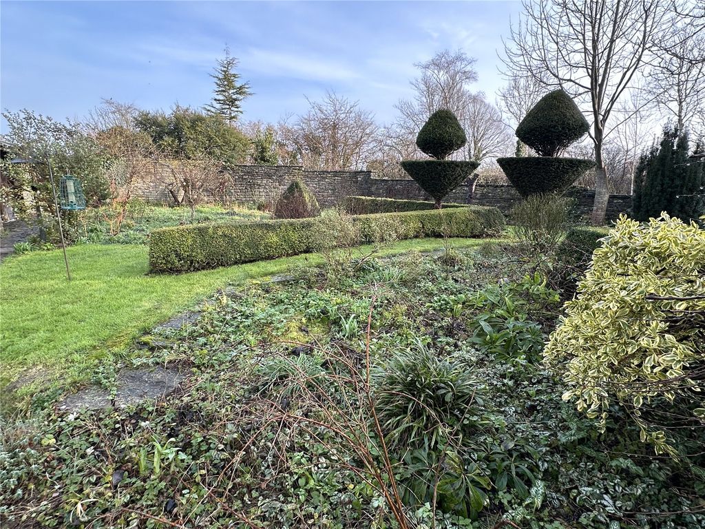 Property photo 3 of 24 Picture No. 27