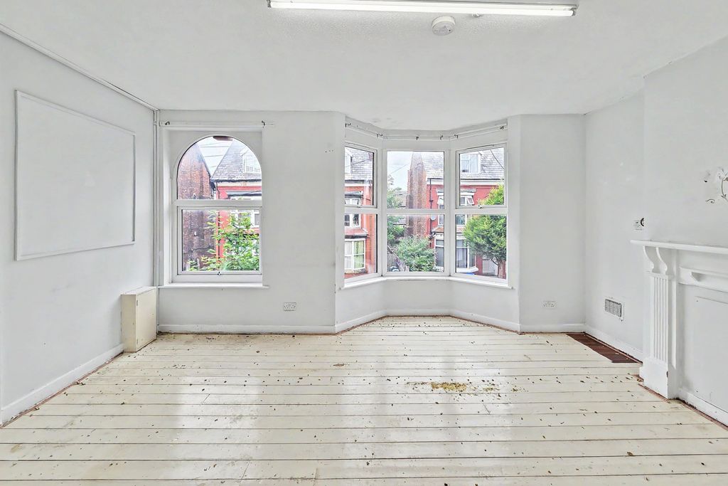Property photo 2 of 12 Flat 2, 5 Curzon Avenue, Victoria Park, Manchester, Greater Manchester, M14 5Pu