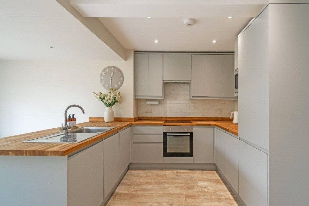 Property photo 3 of 14 Kitchen/Dining Room