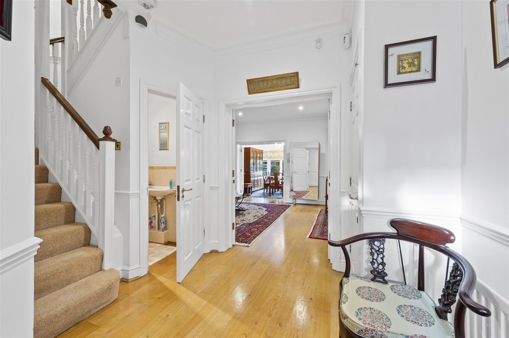 Property photo 3 of 29 5 Rydon Mews,3.Jpg