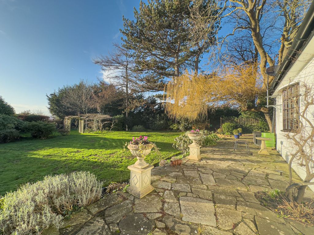 Property photo 3 of 34