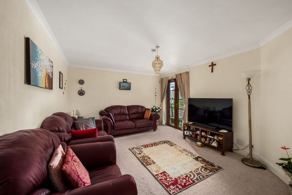 Property photo 2 of 18