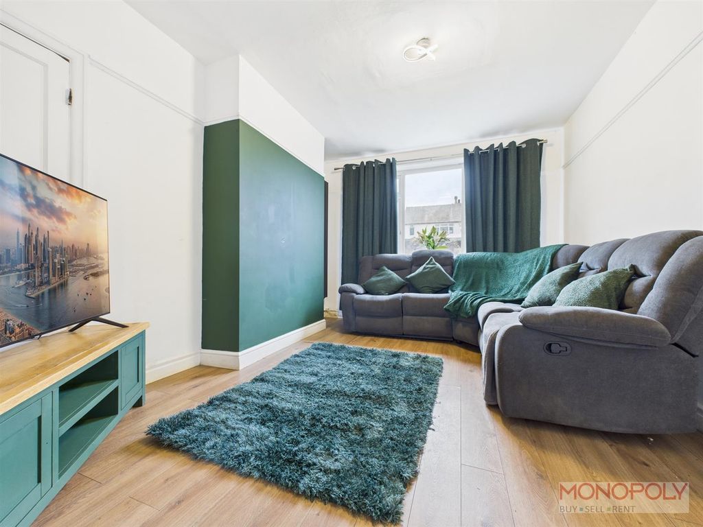 Property photo 2 of 9 Cam04439G0-Pr0158-Still001.Jpg