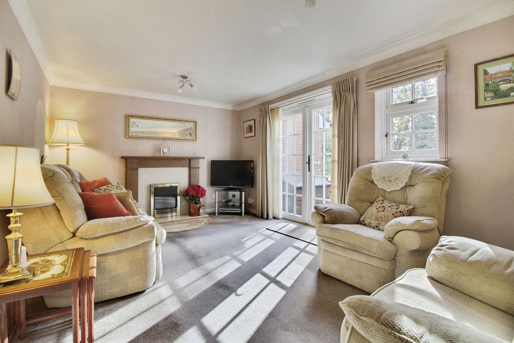 Property photo 2 of 17