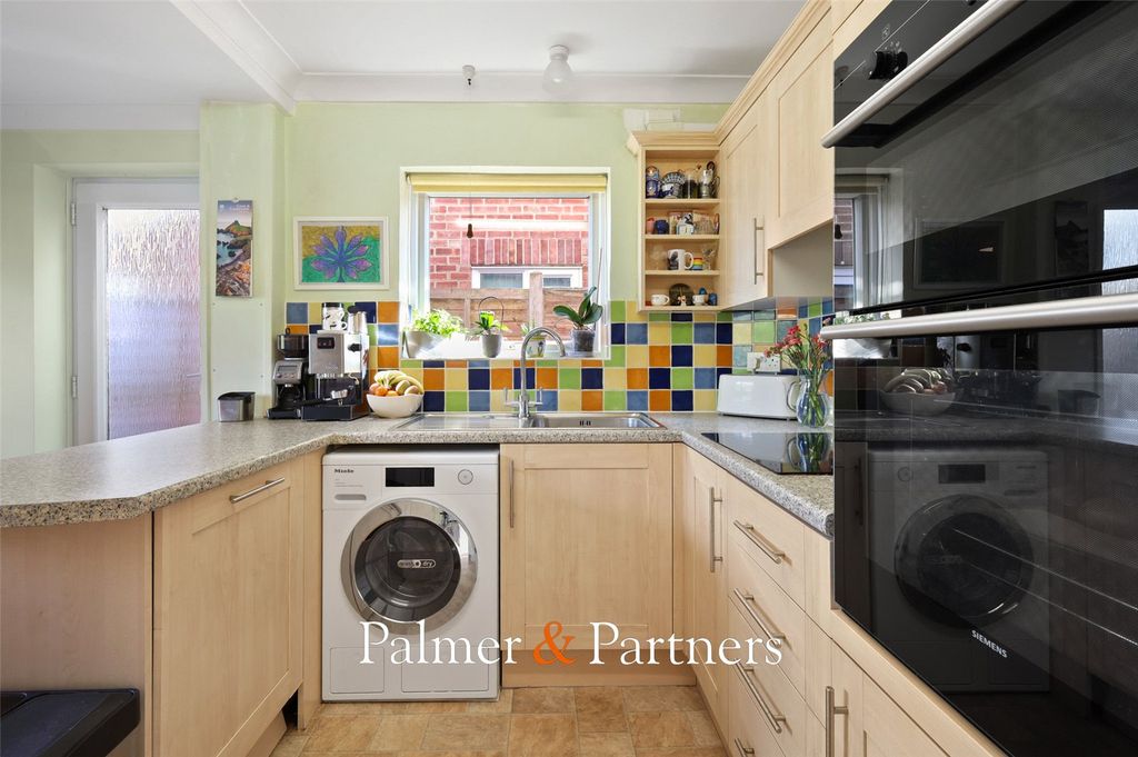Property photo 2 of 19 Picture No. 05