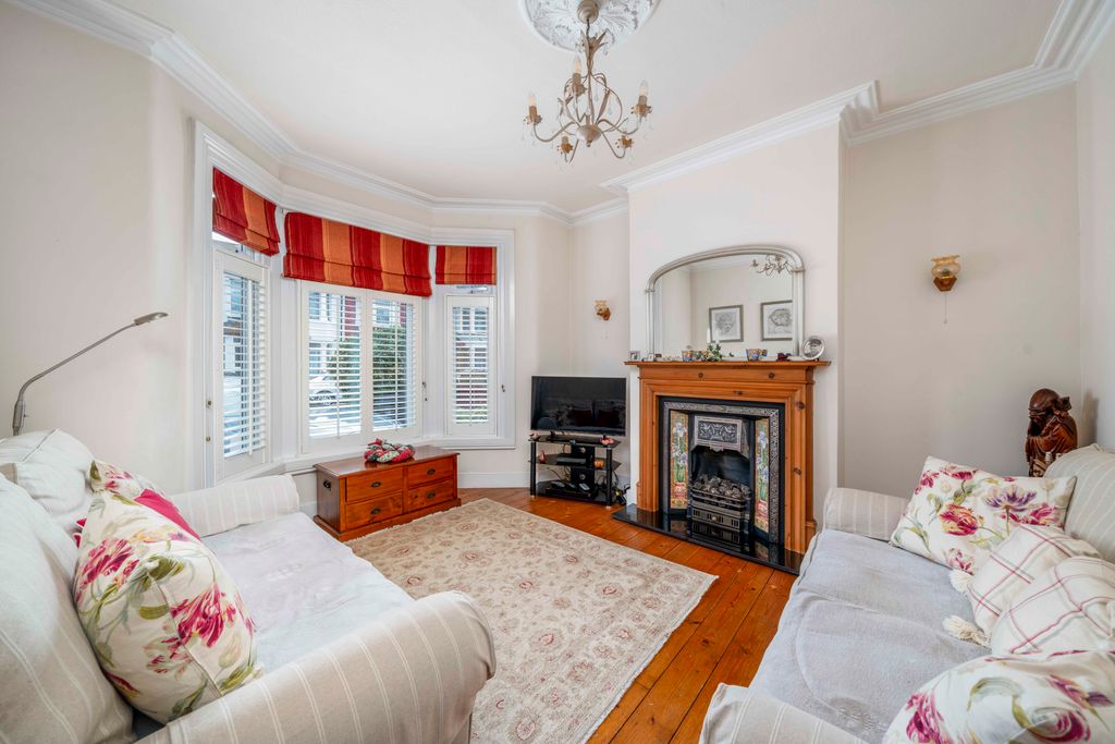 Property photo 2 of 12