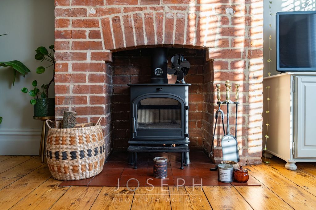 Property photo 3 of 19