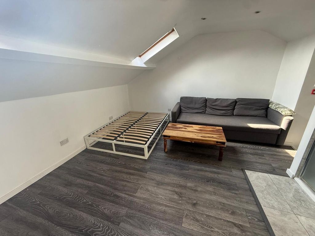 Property photo 2 of 4 Loft