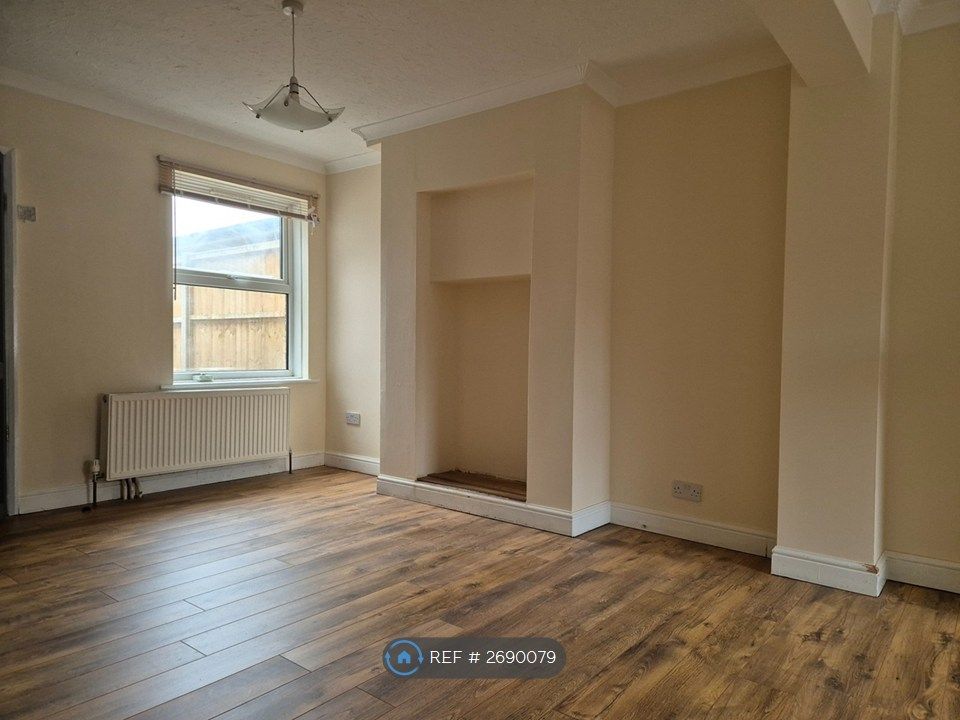 Property photo 3 of 18 Lounge/Diner