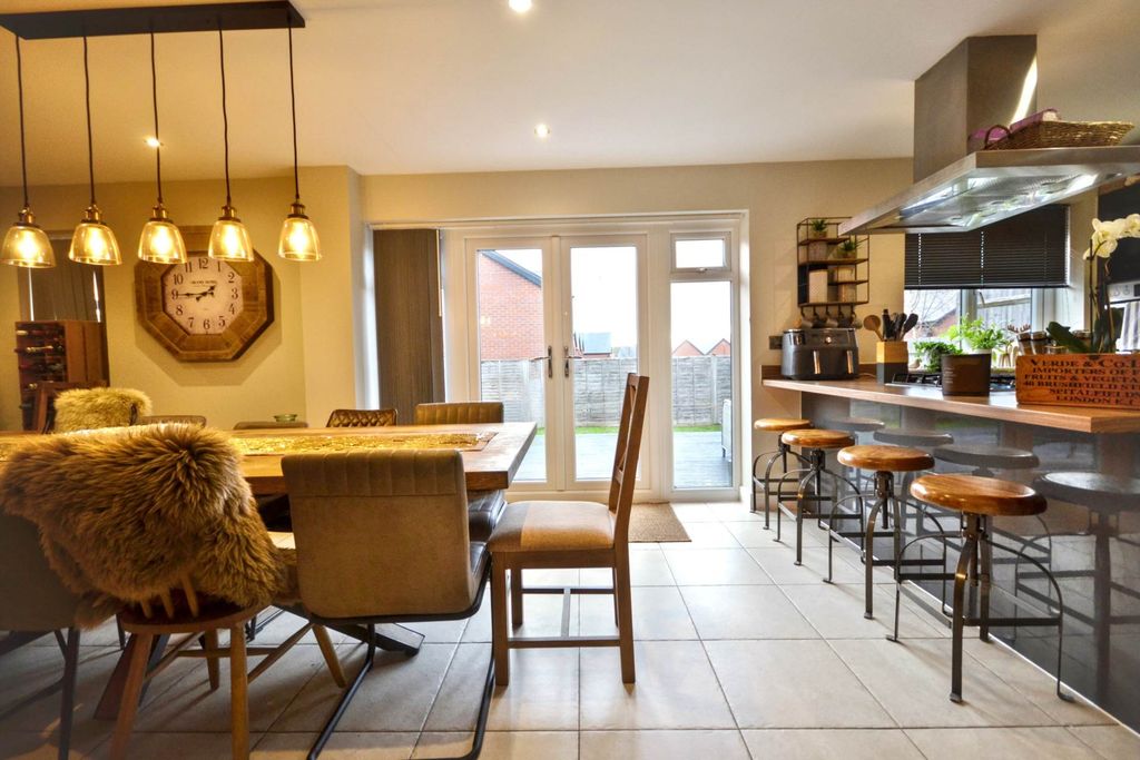 Property photo 2 of 29