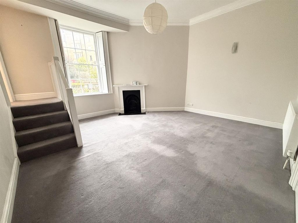 Property photo 1 of 13 Living Room