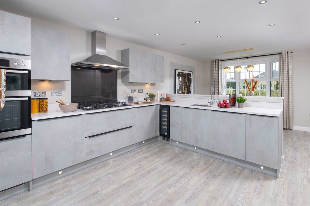 Property photo 2 of 10 Avondale Kitchen