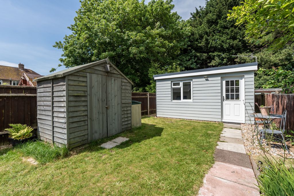 Property photo 2 of 23