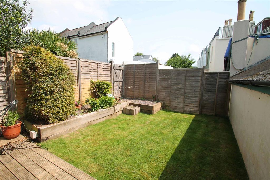 Property photo 2 of 13 Garden