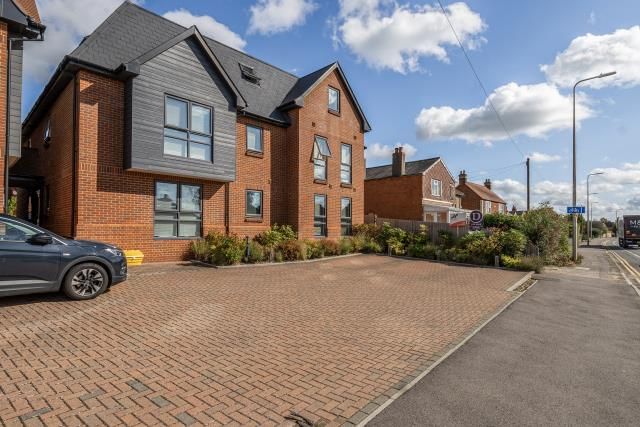 Property photo 1 of 18 External