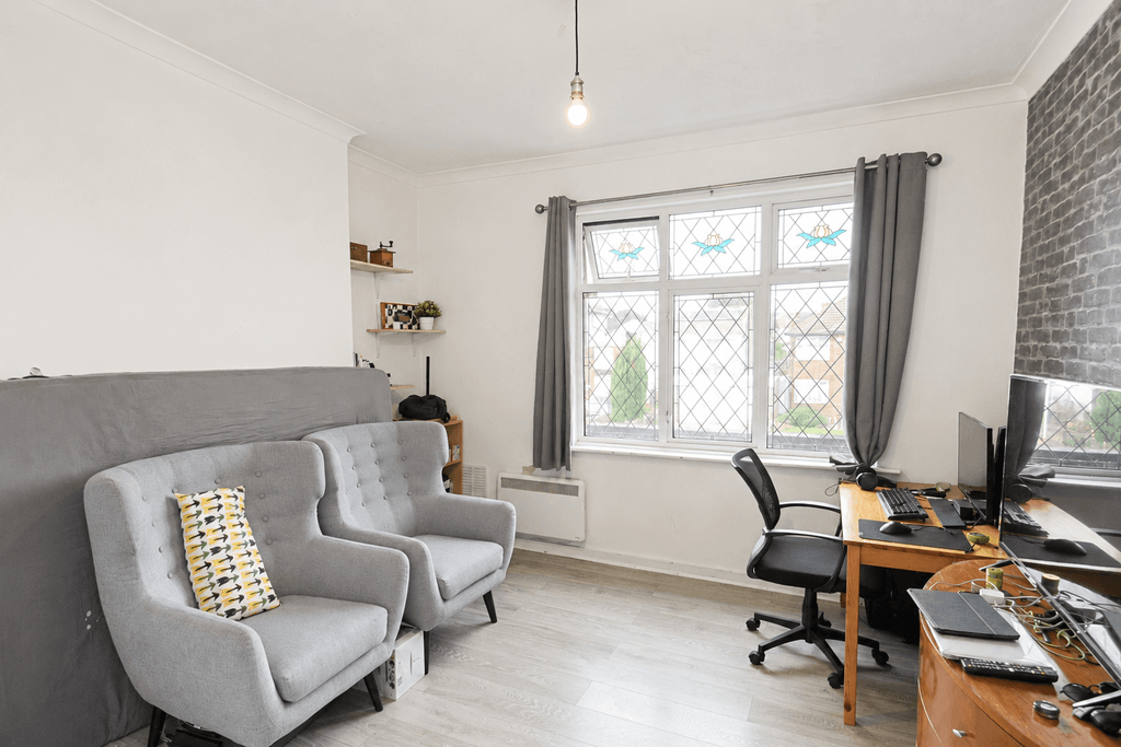 Property photo 2 of 6 2B8061ce-7cd9-4206-B8E7-98006B3805A4