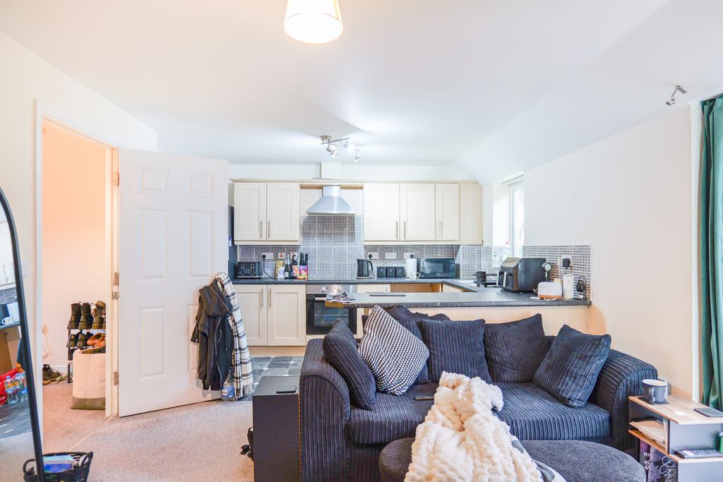 Property photo 2 of 19