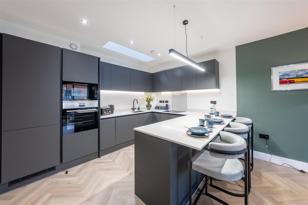 Property photo 3 of 16 Reside-4.Jpg