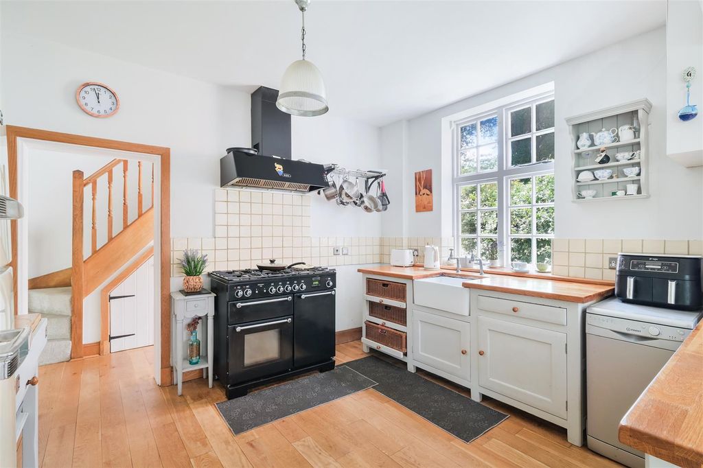 Property photo 2 of 23 Russetts Cottage, 58 (23).Jpg