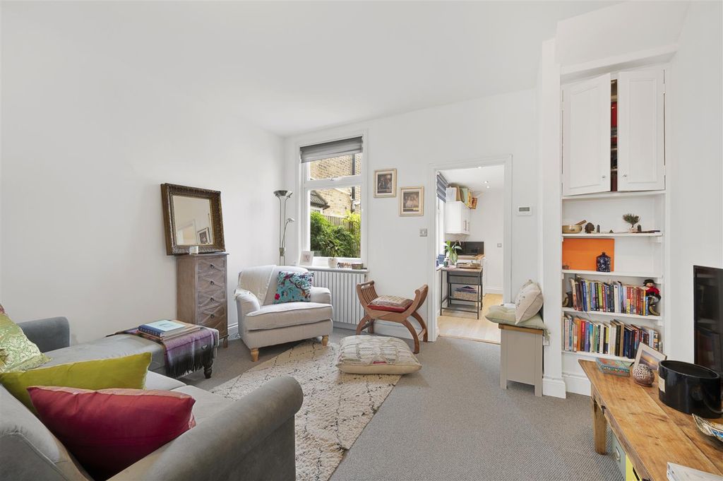 Property photo 2 of 12 5 Cochrane Road,3.Jpg