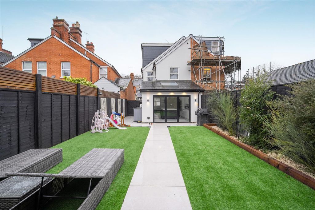 Property photo 1 of 11