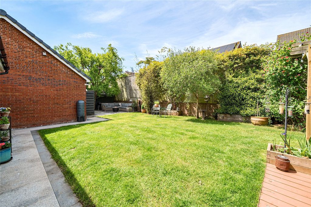 Property photo 2 of 14 Garden