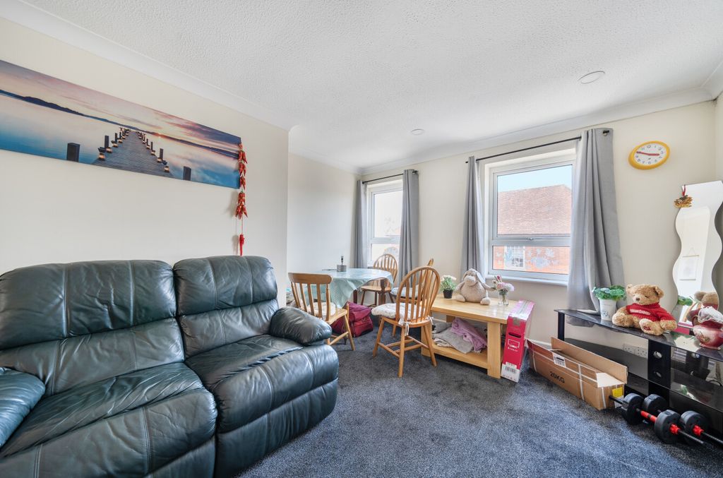 Property photo 3 of 10 1450295-9-69F0ce8...