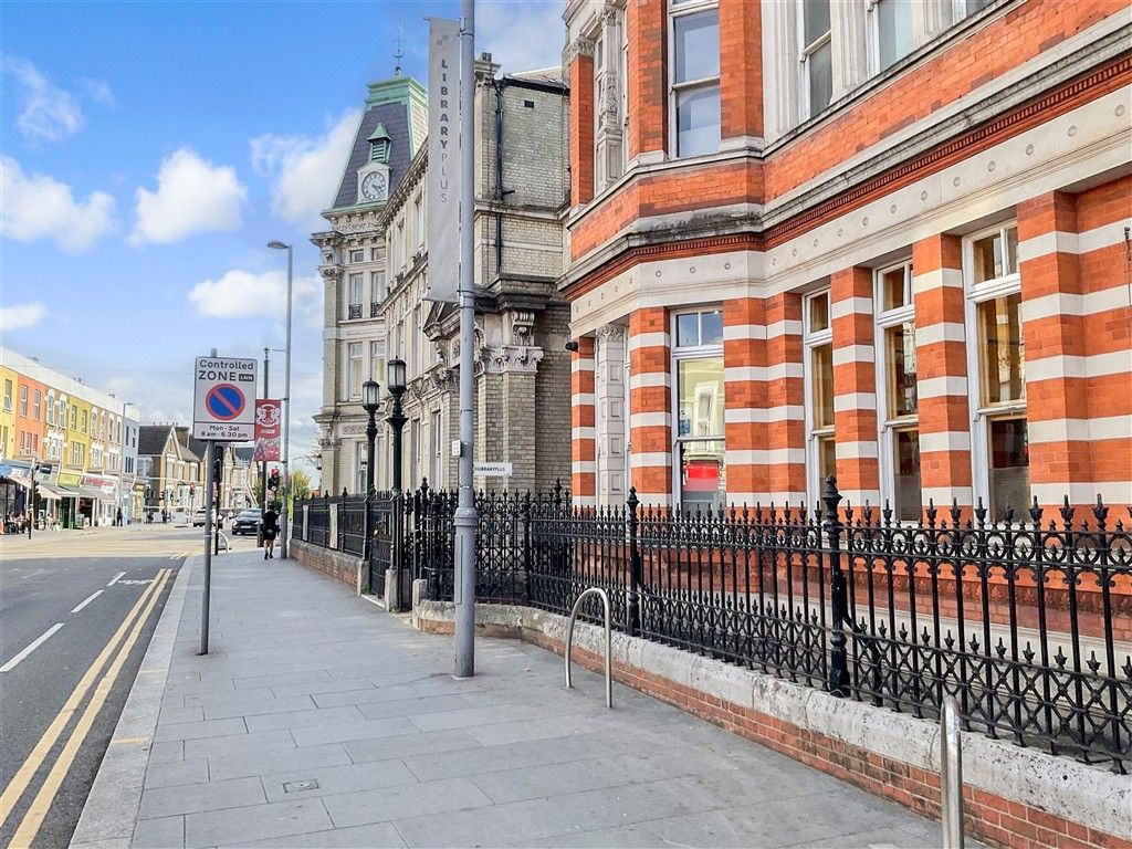 Property photo 2 of 4 Leyton High Road