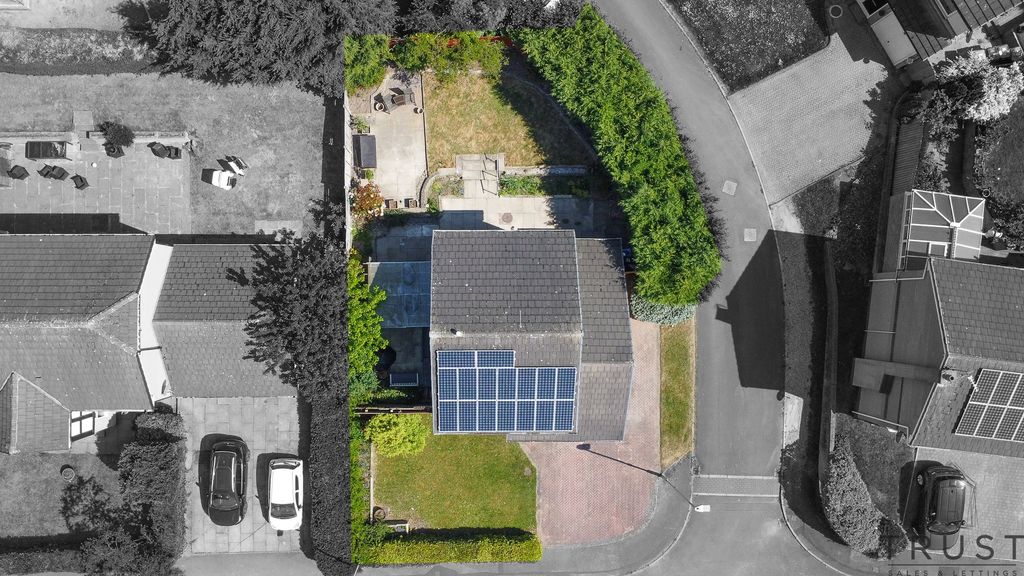 Property photo 2 of 33