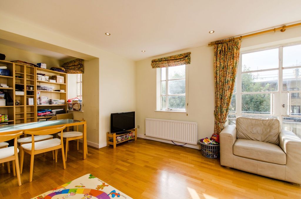 Property photo 3 of 11
