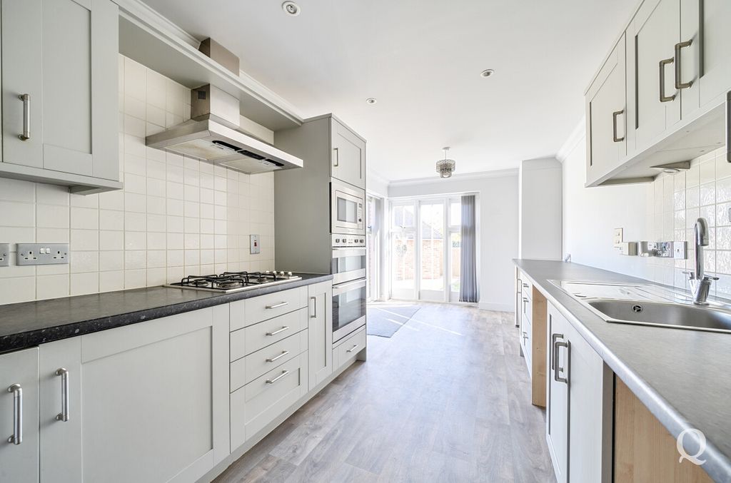 Property photo 2 of 25 011Aa0c9-62d5-416...