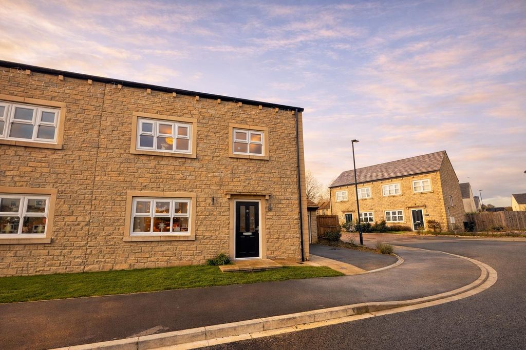 Property photo 2 of 31 111.Jpeg