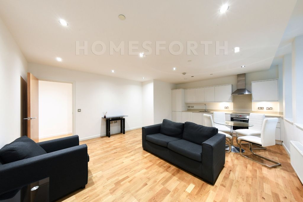 Property photo 1 of 10 Photo 3