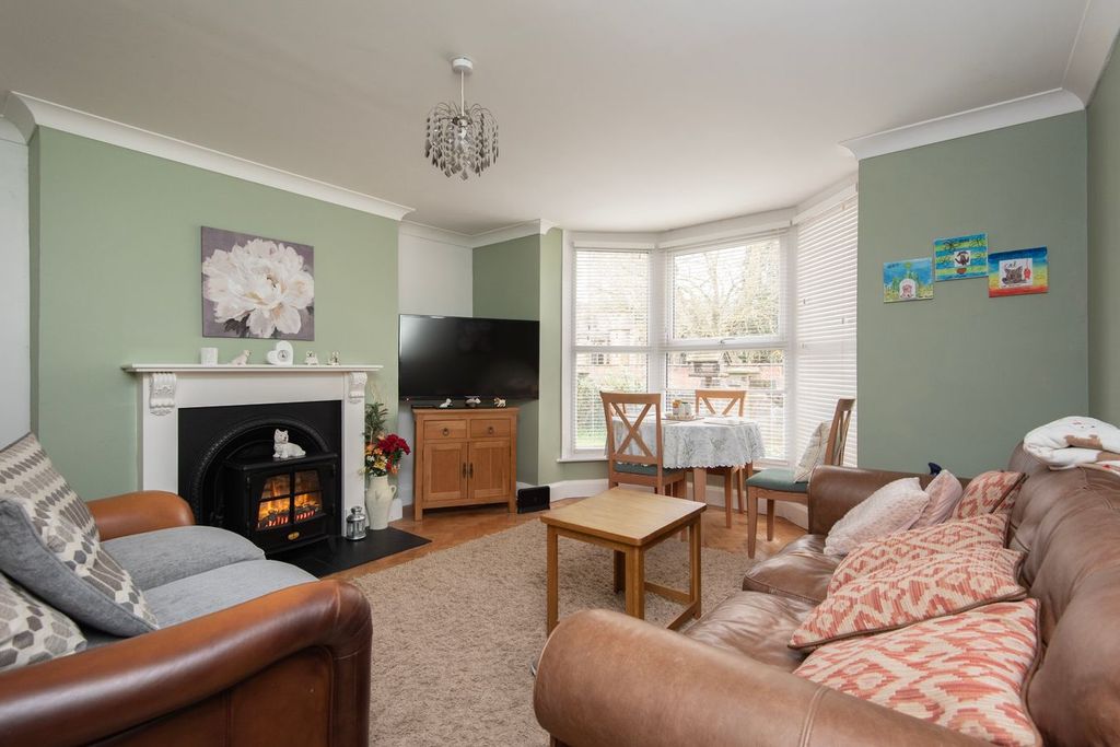 Property photo 2 of 19