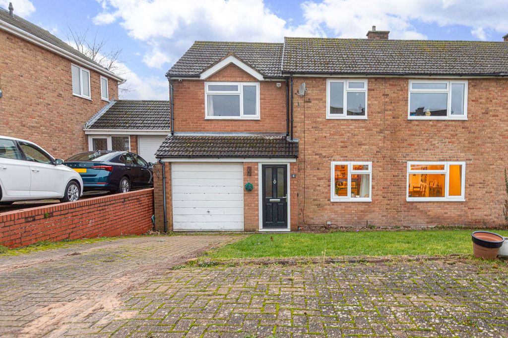 Property photo 2 of 20