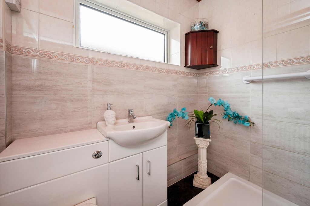 Property photo 2 of 14 Shower Room