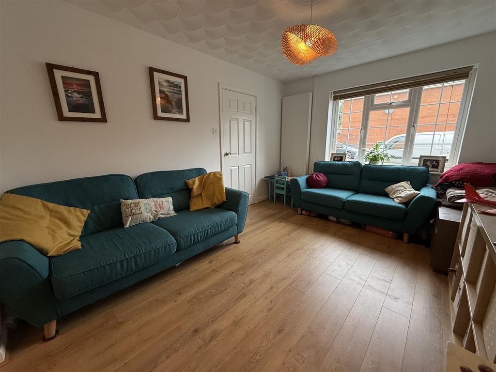 Property photo 2 of 20