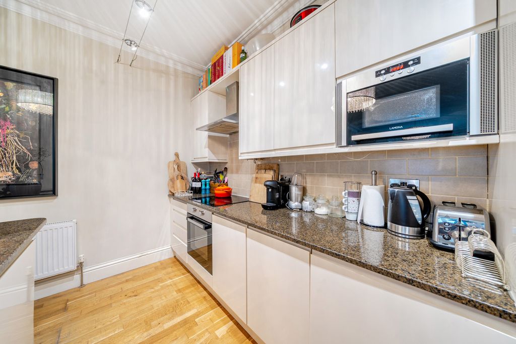 Property photo 3 of 16 1408211-12-6985c5...