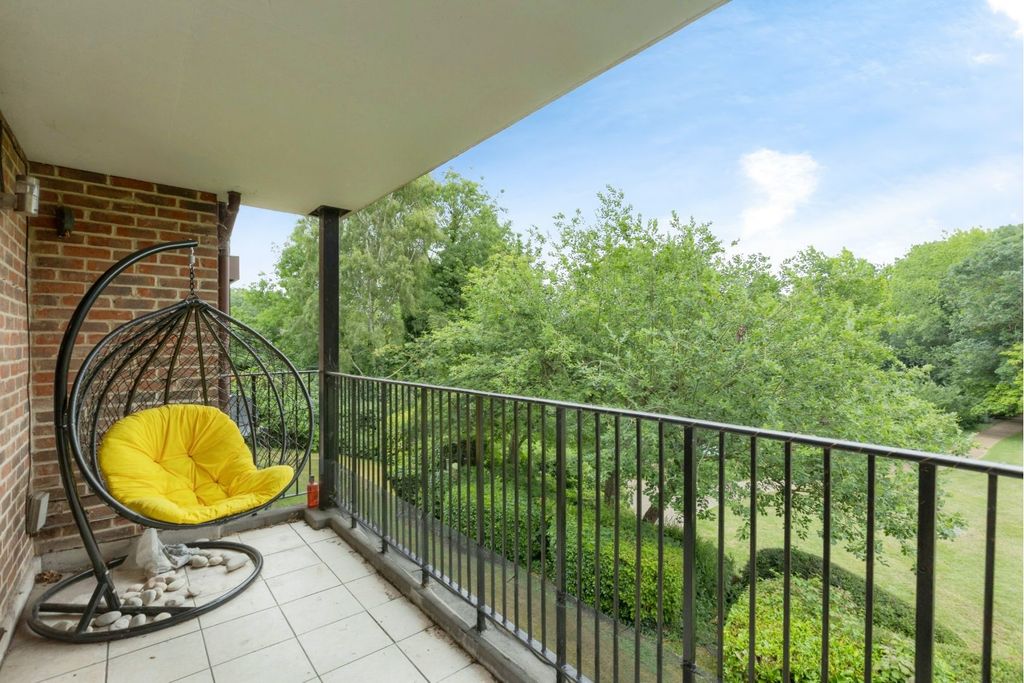 Property photo 2 of 12